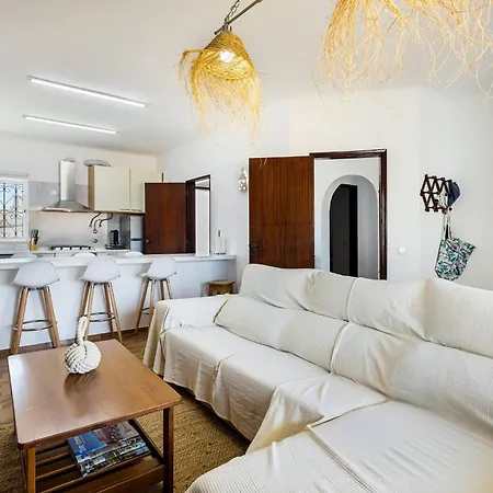Cozy Near Dona Ana * Λάγος